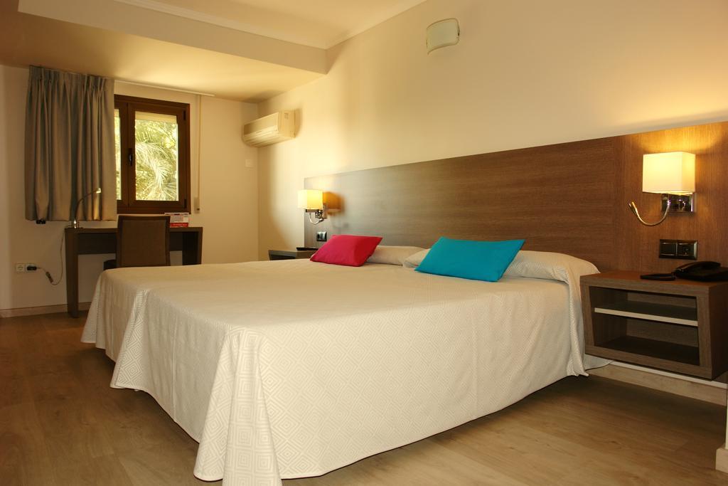 Hotel Avenida Plaza Alzira Room photo