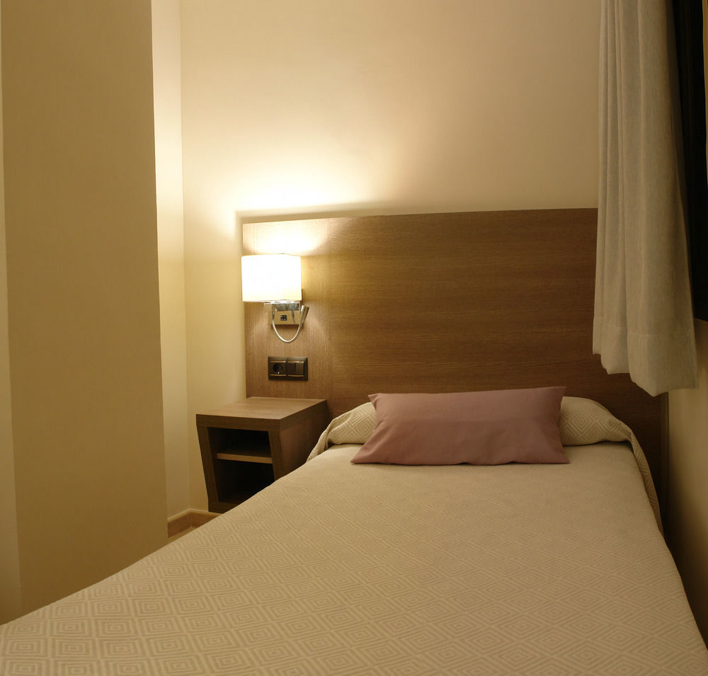 Hotel Avenida Plaza Alzira Exterior photo